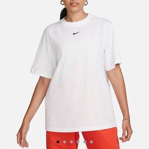 White Nike sportswear essential tee